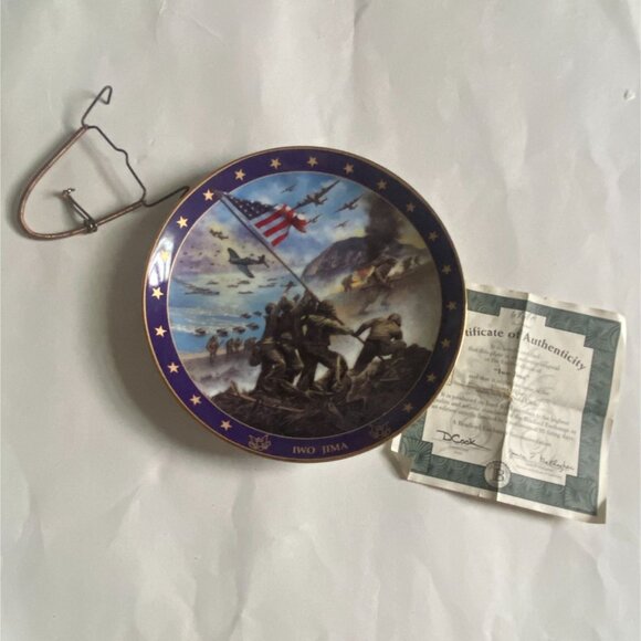 The Bradford Exchange WWII The Remembrance Series:1-5-Decorative Plates-8 in - Picture 5 of 13